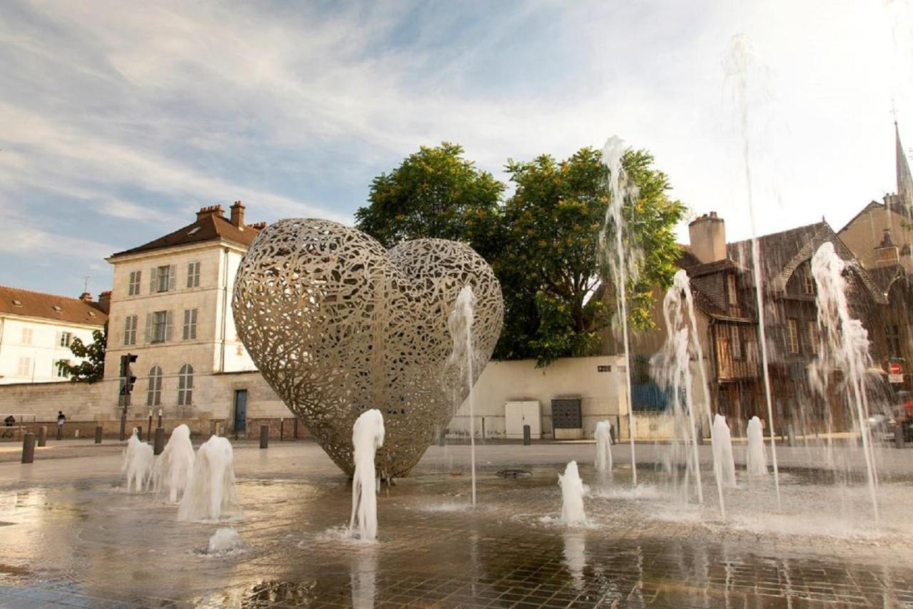 Domaine De La Foret D'Orient, Logis Hotel, Restaurant, Spa Et Golf Rouilly-Sacey Kültér fotó