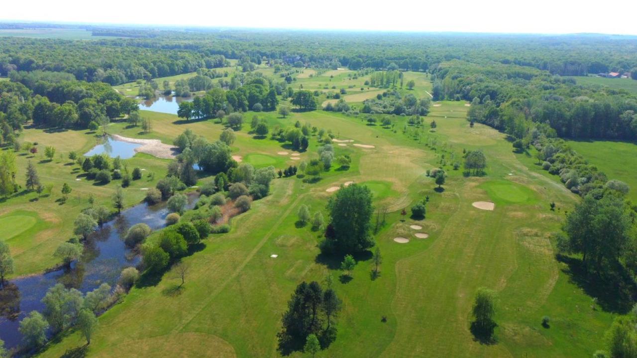 Domaine De La Foret D'Orient, Logis Hotel, Restaurant, Spa Et Golf Rouilly-Sacey Kültér fotó