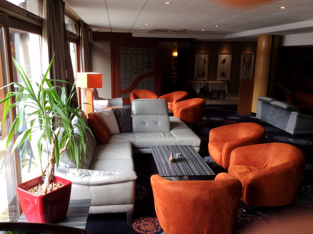 Domaine De La Foret D'Orient, Logis Hotel, Restaurant, Spa Et Golf Rouilly-Sacey Kültér fotó
